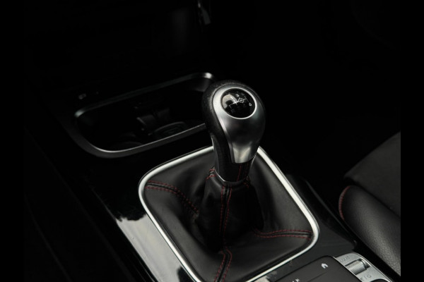 Mercedes-Benz A-Klasse 180 B.Sol AMG Ni Upg Widescreen Navi Camera PDC Led Leder