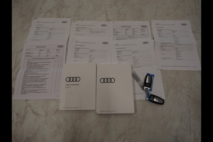 Audi e-tron Sportback 50 quattro Business edition Plus 71 kWh | Panoramadak | Luchtvering | Camera | Leder | Adaptive Cruise | Memory