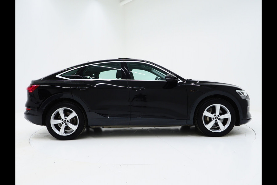 Audi e-tron Sportback 50 quattro Business edition Plus 71 kWh | Panoramadak | Luchtvering | Camera | Leder | Adaptive Cruise | Memory