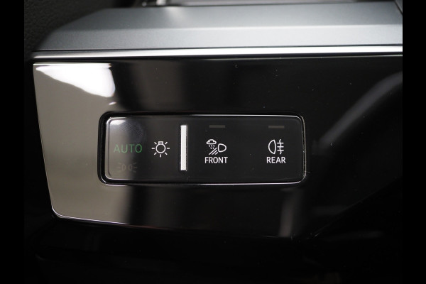 Audi e-tron Sportback 50 quattro Business edition Plus 71 kWh | Panoramadak | Luchtvering | Camera | Leder | Adaptive Cruise | Memory