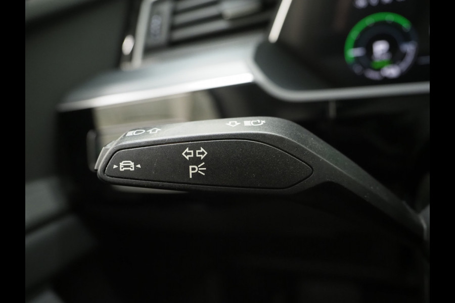 Audi e-tron Sportback 50 quattro Business edition Plus 71 kWh | Panoramadak | Luchtvering | Camera | Leder | Adaptive Cruise | Memory