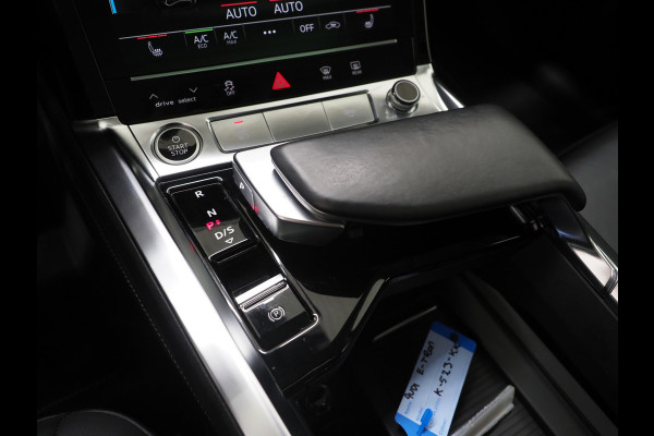 Audi e-tron Sportback 50 quattro Business edition Plus 71 kWh | Panoramadak | Luchtvering | Camera | Leder | Adaptive Cruise | Memory