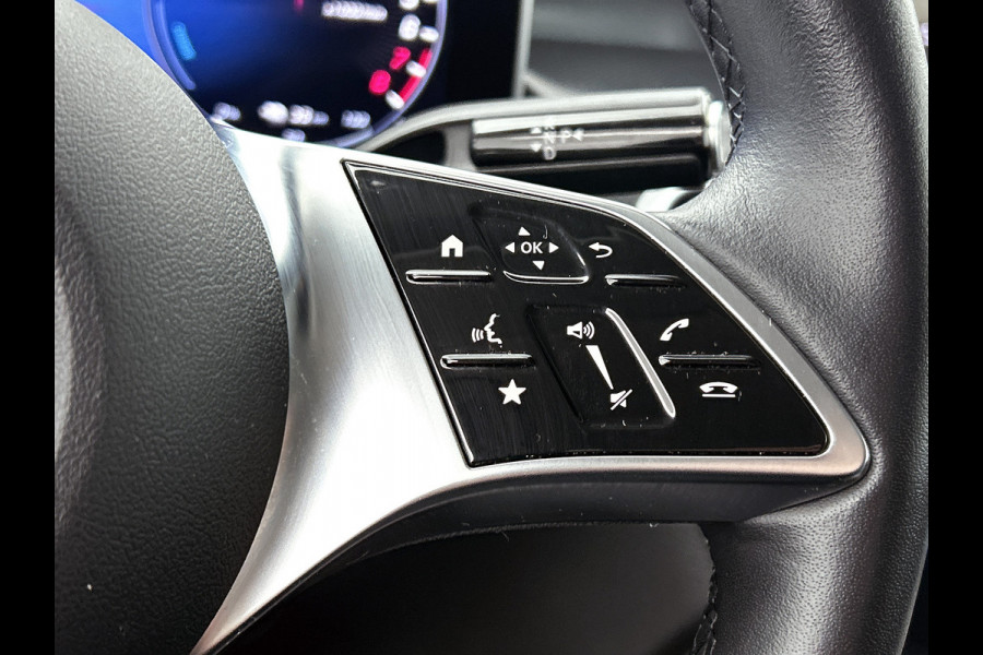 Mercedes-Benz GLC 300 e 4MATIC Luxury Line Lichtmetalen velgen | Navigatie | Parking support met camera achter | stuur verwarming |memory stoelen| Inclusief 24 maanden MB Certified garantie voor Europa.