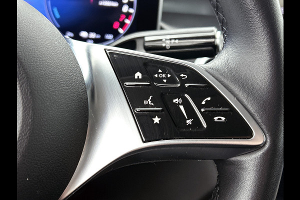 Mercedes-Benz GLC 300 e 4MATIC Luxury Line Lichtmetalen velgen | Navigatie | Parking support met camera achter | stuur verwarming |memory stoelen| Inclusief 24 maanden MB Certified garantie voor Europa.