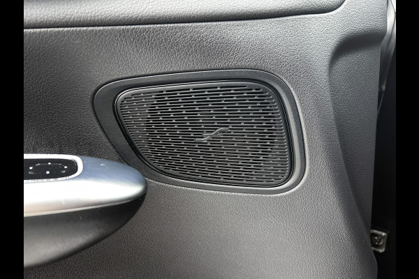 Mercedes-Benz GLC 300 e 4MATIC Luxury Line Lichtmetalen velgen | Navigatie | Parking support met camera achter | stuur verwarming |memory stoelen| Inclusief 24 maanden MB Certified garantie voor Europa.