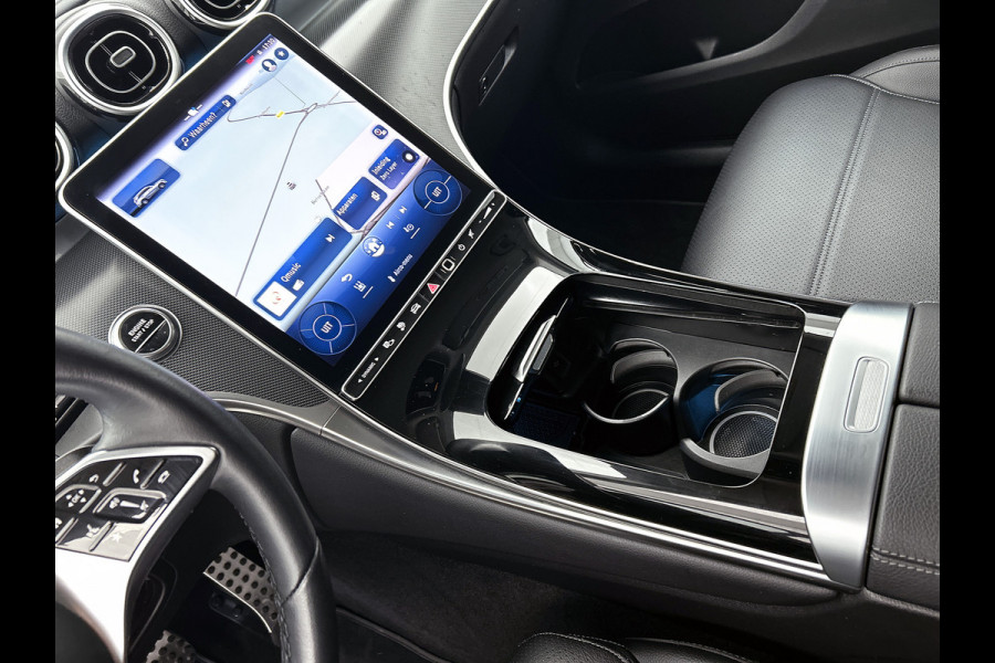 Mercedes-Benz GLC 300 e 4MATIC Luxury Line Lichtmetalen velgen | Navigatie | Parking support met camera achter | stuur verwarming |memory stoelen| Inclusief 24 maanden MB Certified garantie voor Europa.