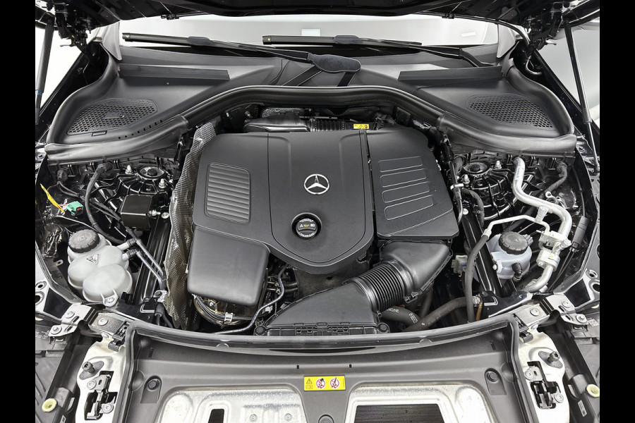 Mercedes-Benz GLC 300 e 4MATIC Luxury Line Lichtmetalen velgen | Navigatie | Parking support met camera achter | stuur verwarming |memory stoelen| Inclusief 24 maanden MB Certified garantie voor Europa.
