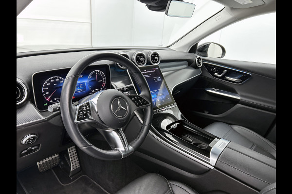 Mercedes-Benz GLC 300 e 4MATIC Luxury Line Lichtmetalen velgen | Navigatie | Parking support met camera achter | stuur verwarming |memory stoelen| Inclusief 24 maanden MB Certified garantie voor Europa.