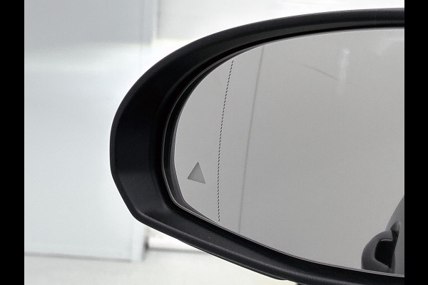 Mercedes-Benz GLC 300 e 4MATIC Luxury Line Lichtmetalen velgen | Navigatie | Parking support met camera achter | stuur verwarming |memory stoelen| Inclusief 24 maanden MB Certified garantie voor Europa.