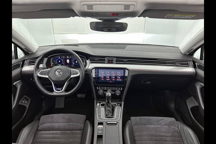 Volkswagen Passat Variant 1.4 TSI PHEV GTE Business R-LINE (VOLL!, Pano, Massage , Dynaudio, Camera, Head-up, Stoel+StuurV, Etc)