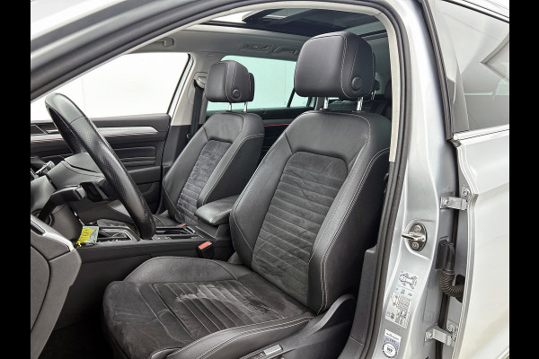 Volkswagen Passat Variant 1.4 TSI PHEV GTE Business R-LINE (VOLL!, Pano, Massage , Dynaudio, Camera, Head-up, Stoel+StuurV, Etc)