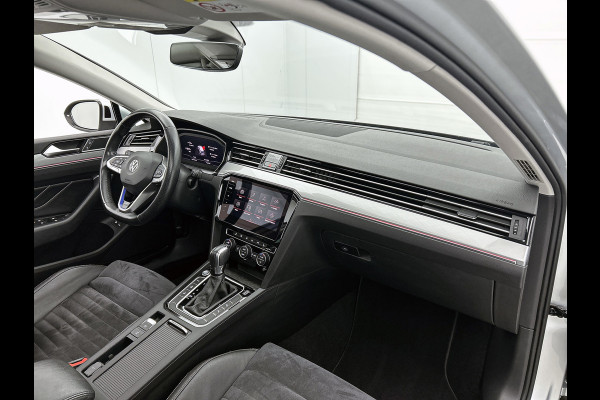 Volkswagen Passat Variant 1.4 TSI PHEV GTE Business R-LINE (VOLL!, Pano, Massage , Dynaudio, Camera, Head-up, Stoel+StuurV, Etc)