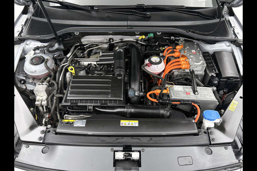 Volkswagen Passat Variant 1.4 TSI PHEV GTE Business R-LINE (VOLL!, Pano, Massage , Dynaudio, Camera, Head-up, Stoel+StuurV, Etc)
