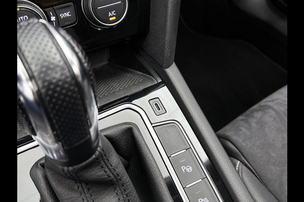 Volkswagen Passat Variant 1.4 TSI PHEV GTE Business R-LINE (VOLL!, Pano, Massage , Dynaudio, Camera, Head-up, Stoel+StuurV, Etc)