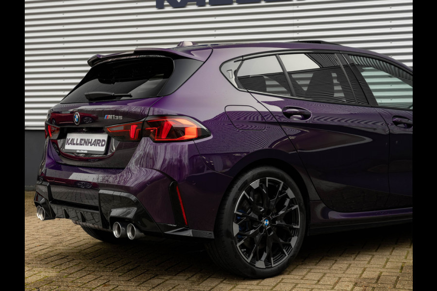 BMW 1-serie M135 xDrive - Pano - Driving Ass - Harman Kardon - Camera