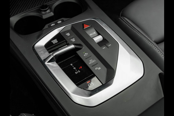 BMW 1-serie M135 xDrive - Pano - Driving Ass - Harman Kardon - Camera