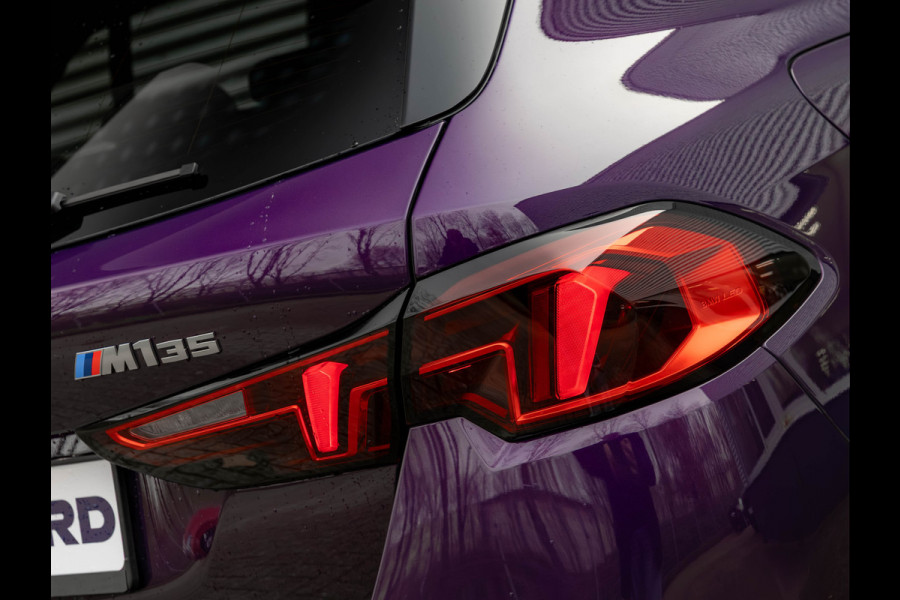 BMW 1-serie M135 xDrive - Pano - Driving Ass - Harman Kardon - Camera