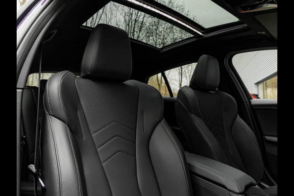 BMW 1-serie M135 xDrive - Pano - Driving Ass - Harman Kardon - Camera