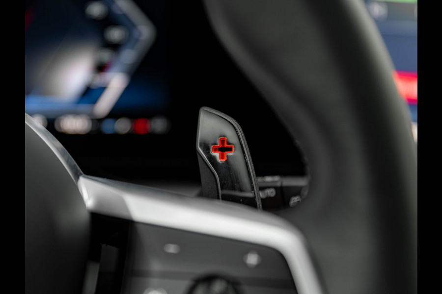 BMW 1-serie M135 xDrive - Pano - Driving Ass - Harman Kardon - Camera