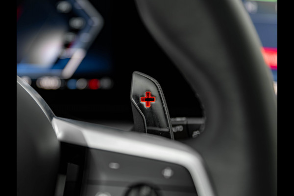 BMW 1-serie M135 xDrive - Pano - Driving Ass - Harman Kardon - Camera