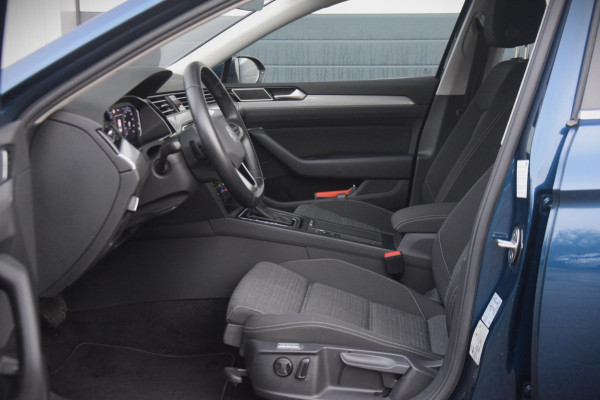 Volkswagen Passat 1.5 TSI Business APPLE CARPLAY/DRAADLOOS LADEN/PARKEER ASSISTENT