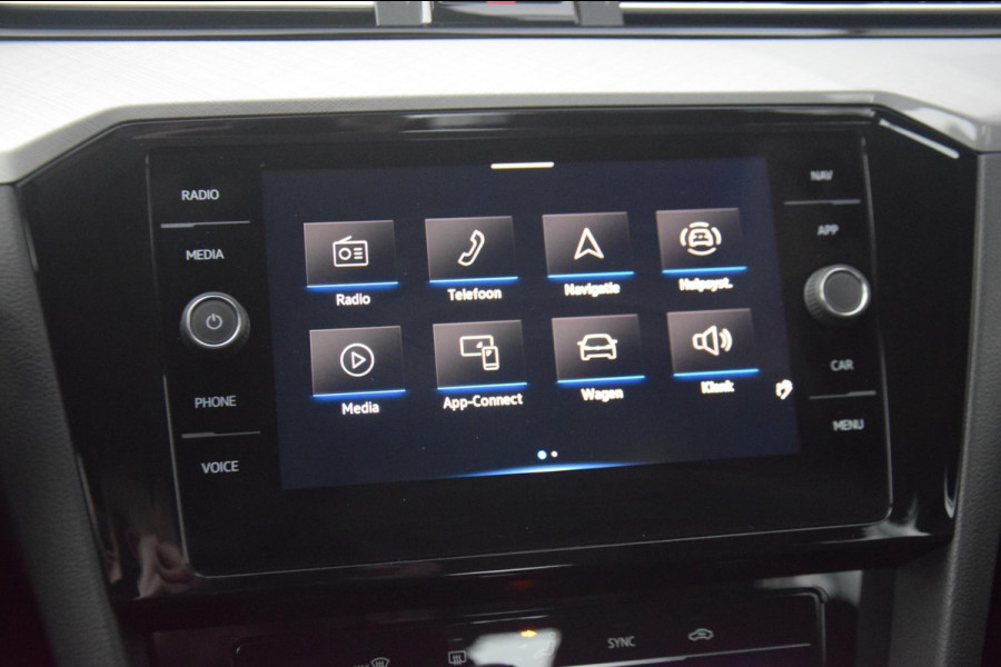 Volkswagen Passat 1.5 TSI Business APPLE CARPLAY/DRAADLOOS LADEN/PARKEER ASSISTENT