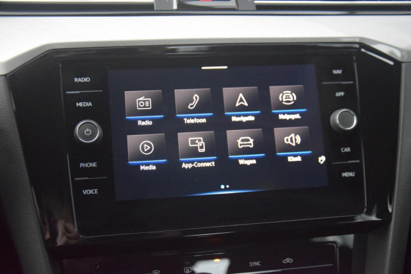 Volkswagen Passat 1.5 TSI Business APPLE CARPLAY/DRAADLOOS LADEN/PARKEER ASSISTENT