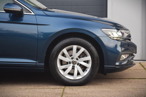 Volkswagen Passat 1.5 TSI Business APPLE CARPLAY/DRAADLOOS LADEN/PARKEER ASSISTENT