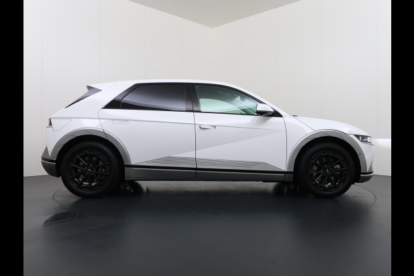 Hyundai IONIQ 5 Lounge AWD 77.4 kWh | SOH 100% RIJKLAAR! | FABRIEKSGARANTIE HYUNDAI TOT 10-2028| |STOELVERWARMING + VENTILATIE| DEALER OH. |ELEK. ACHTERKLEP| BOSE AUDIO| VOL OPTIES| ACHTERBANK VERWARMD| HEAD-UP
