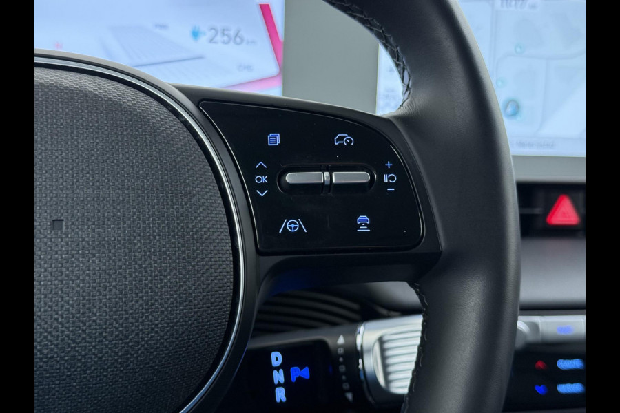 Hyundai IONIQ 5 Lounge AWD 77.4 kWh | SOH 100% RIJKLAAR! | FABRIEKSGARANTIE HYUNDAI TOT 10-2028| |STOELVERWARMING + VENTILATIE| DEALER OH. |ELEK. ACHTERKLEP| BOSE AUDIO| VOL OPTIES| ACHTERBANK VERWARMD| HEAD-UP