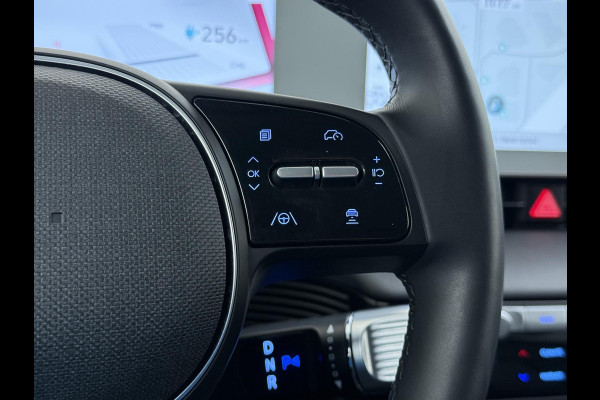 Hyundai IONIQ 5 Lounge AWD 77.4 kWh | SOH 100% RIJKLAAR! | FABRIEKSGARANTIE HYUNDAI TOT 10-2028| |STOELVERWARMING + VENTILATIE| DEALER OH. |ELEK. ACHTERKLEP| BOSE AUDIO| VOL OPTIES| ACHTERBANK VERWARMD| HEAD-UP