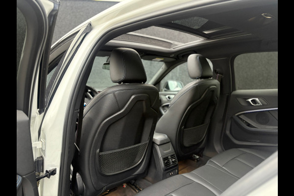 BMW 1-serie 118i - M Sport - Pano - Leder - CarPlay