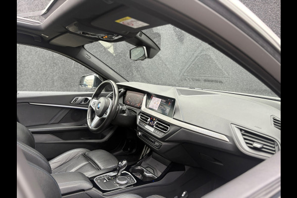 BMW 1-serie 118i - M Sport - Pano - Leder - CarPlay