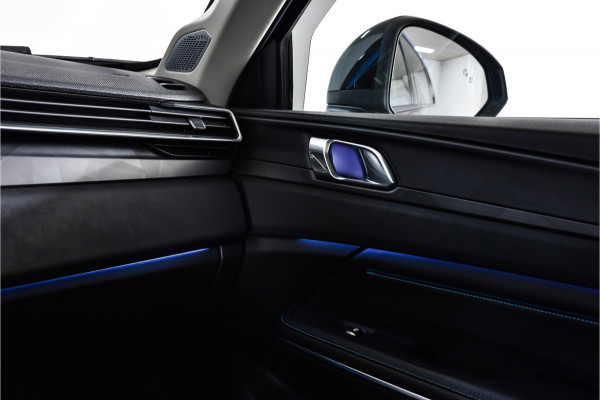 Lynk & Co 01 1.5 PHEV 261PK MY22 | Black Pakket | 360 Camera | 7.4 kWh Boordlader | S/K-panodak | Adapt. Cruise | Memory | Elek. klep | LM 20" | 5101