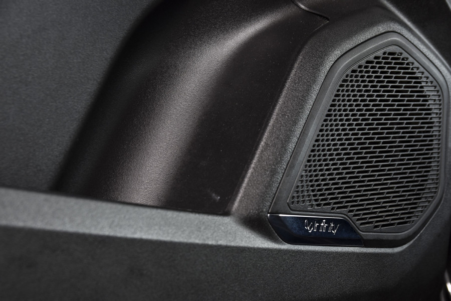 Lynk & Co 01 1.5 PHEV 261PK MY22 | 360 Camera | 7.4 kWh Boordlader | S/K-panodak | Adapt. Cruise | Memory | Elek. klep | LM 20" | 4086