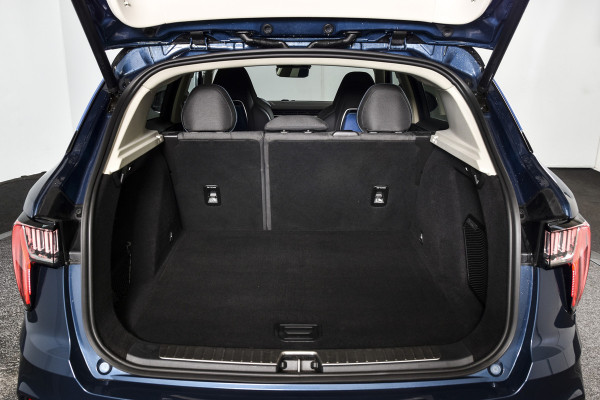 Lynk & Co 01 1.5 PHEV 261PK MY22 | 360 Camera | 7.4 kWh Boordlader | S/K-panodak | Adapt. Cruise | Memory | Elek. klep | LM 20" | 6421