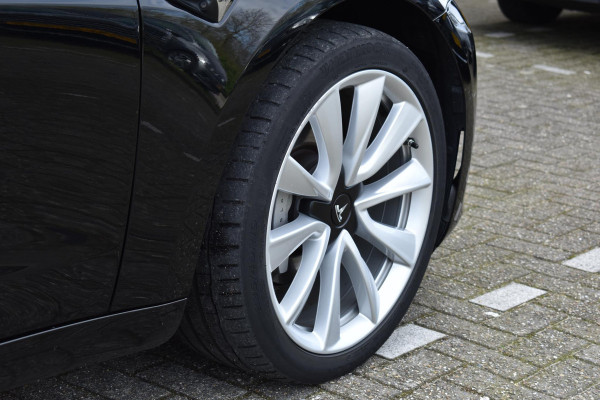 Tesla Model 3 Long Range AWD 75 kWh Tesla Model 3 Long Range Autopilot Pano 19"inch  AWD