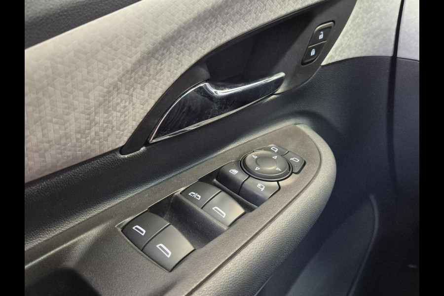 Opel Ampera-E Business 60 kWh Apple Carplay | Keyless | Parkeersensoren Voor/Achter | Stoel/Stuurverwarming |