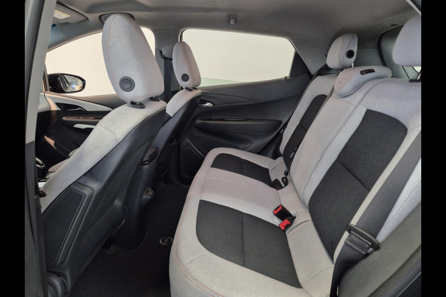 Opel Ampera-E Business 60 kWh Apple Carplay | Keyless | Parkeersensoren Voor/Achter | Stoel/Stuurverwarming |