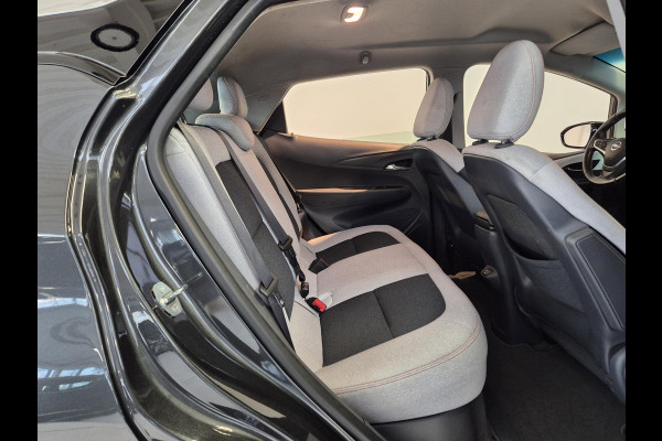 Opel Ampera-E Business 60 kWh Apple Carplay | Keyless | Parkeersensoren Voor/Achter | Stoel/Stuurverwarming |