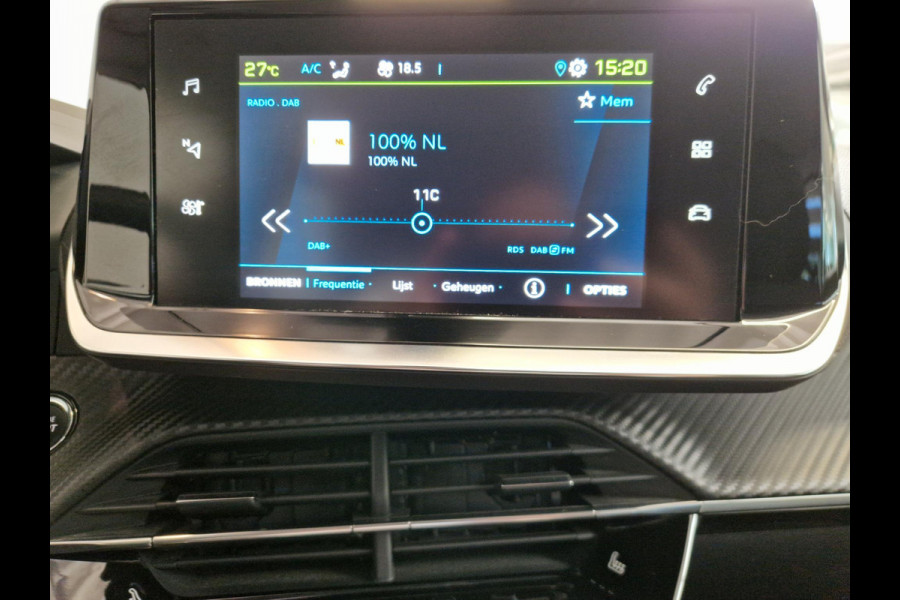 Peugeot e-2008 EV Allure Pack 50 kWh 11kW 3-Fase | Achteruitrijcamera | Climate Control | Parkeersensoren achter