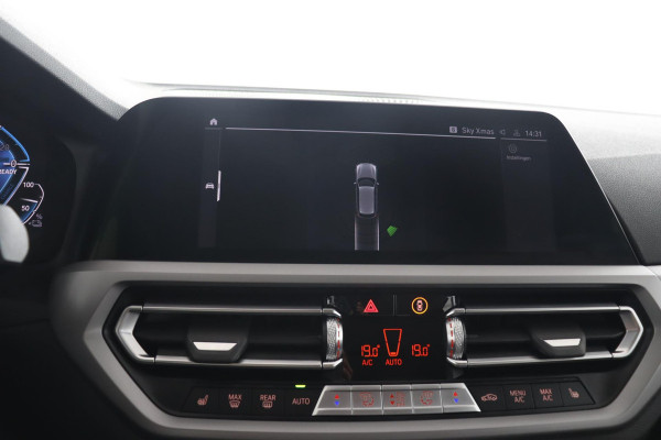 BMW 3 Serie Touring 320e Business Edition Plus|Laser|Leder|Sportstoelen|Adaptive Cruise Control