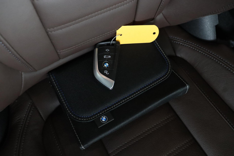 BMW 3 Serie Touring 320e Business Edition Plus|Laser|Leder|Sportstoelen|Adaptive Cruise Control