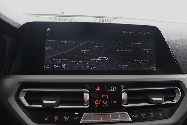 BMW 3 Serie Touring 320e Business Edition Plus|Laser|Leder|Sportstoelen|Adaptive Cruise Control