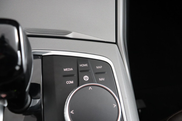 BMW 3 Serie Touring 320e Business Edition Plus|Laser|Leder|Sportstoelen|Adaptive Cruise Control