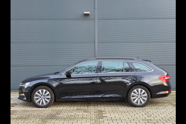 Škoda Superb Combi 1.4 TSI iV Business Edition Plus / STANDKACHEL / AFN.TREKHAAK / CRYSTAL LIGHTING / CAMERA / INCL. GARANTIE !