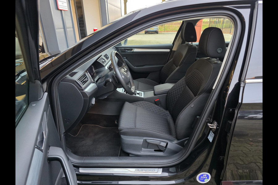 Škoda Superb Combi 1.4 TSI iV Business Edition Plus / STANDKACHEL / AFN.TREKHAAK / CRYSTAL LIGHTING / CAMERA / INCL. GARANTIE !
