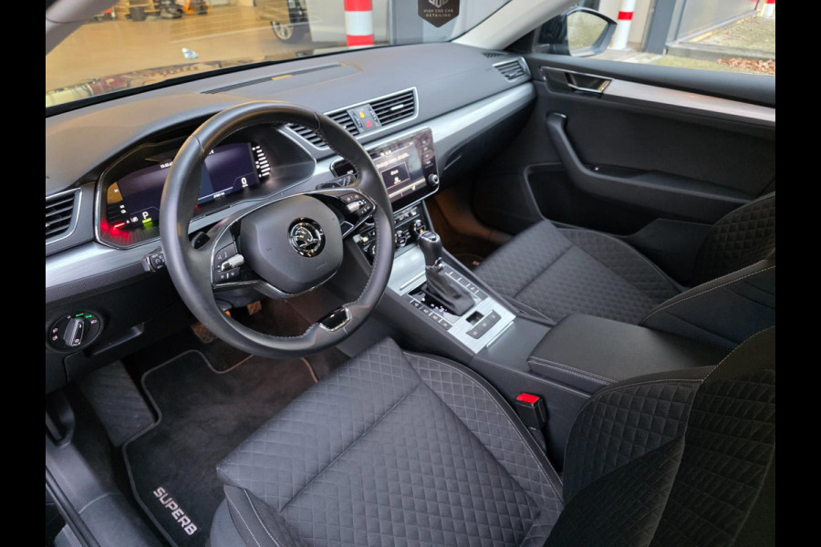 Škoda Superb Combi 1.4 TSI iV Business Edition Plus / STANDKACHEL / AFN.TREKHAAK / CRYSTAL LIGHTING / CAMERA / INCL. GARANTIE !