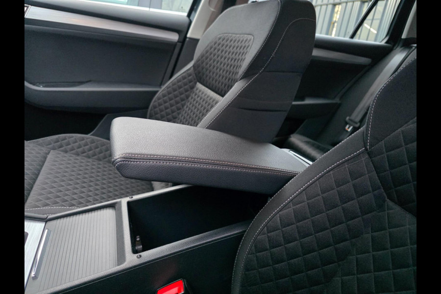 Škoda Superb Combi 1.4 TSI iV Business Edition Plus / STANDKACHEL / AFN.TREKHAAK / CRYSTAL LIGHTING / CAMERA / INCL. GARANTIE !