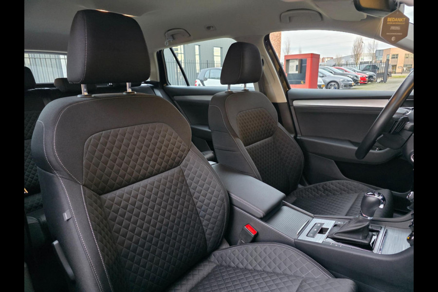 Škoda Superb Combi 1.4 TSI iV Business Edition Plus / STANDKACHEL / AFN.TREKHAAK / CRYSTAL LIGHTING / CAMERA / INCL. GARANTIE !